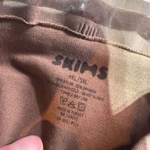 Skims Seamless Sculpt SOLUTION SHORT RIGHT LEG EXPOSED 4XL 5XL - Picture 6 of 6